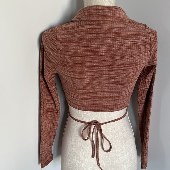 Self-tie Collared Top - Picture 6 of 8